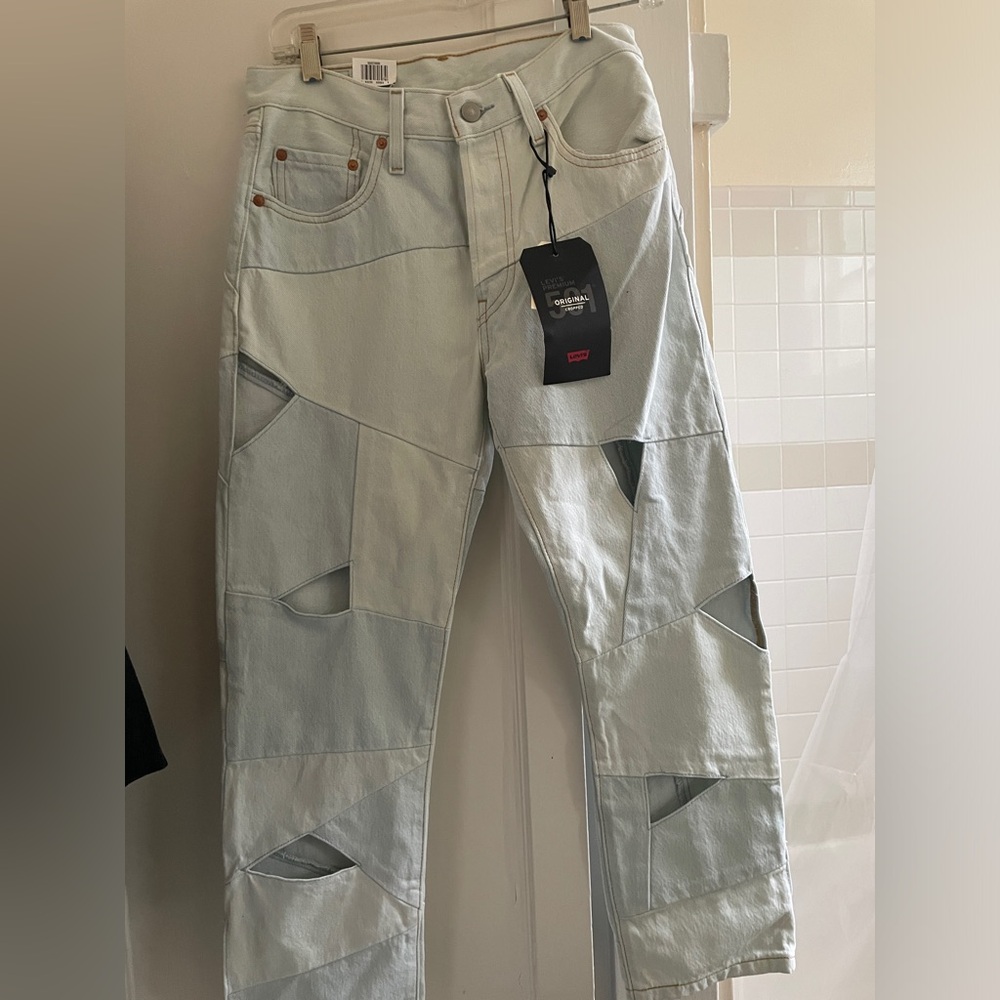 NWT Levi’s 501 Cropped Cutout Jeans